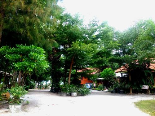 Khanom Resort | บ้านสนมณีโฮมสเตย์ Bansonmanee Homestay