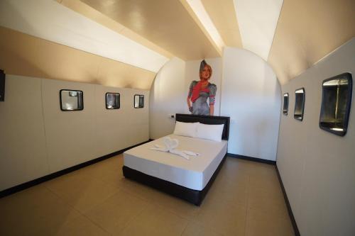 Phan Thong Hotel | โรงแรมทูมอร์โรว์แลนด์ อมตะนคร