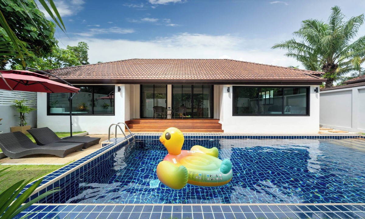 Rawai Villa | 2 bed rooms luxury villa , huge pool .n4 minutes from Nai Harn beach,