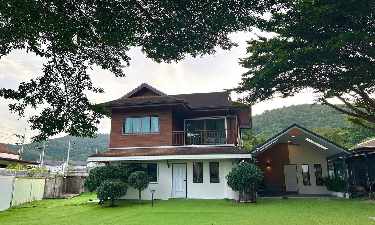 Chalong House | 3-bedroom house in adorable Chalong Phuket with nestled among lush mature trees