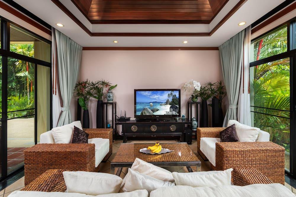 Rawai Villa | 3 Bedroom Villa Raas with Private Pool