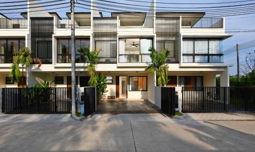 Laguna House | 3bdr Townhouse Laguna Park Bangtao Beach by CapitalPro