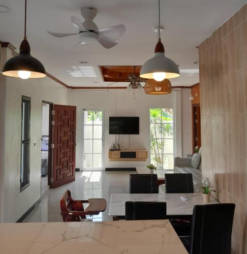 Choeng Thale Villa | 3BR Villa near Laguna beach