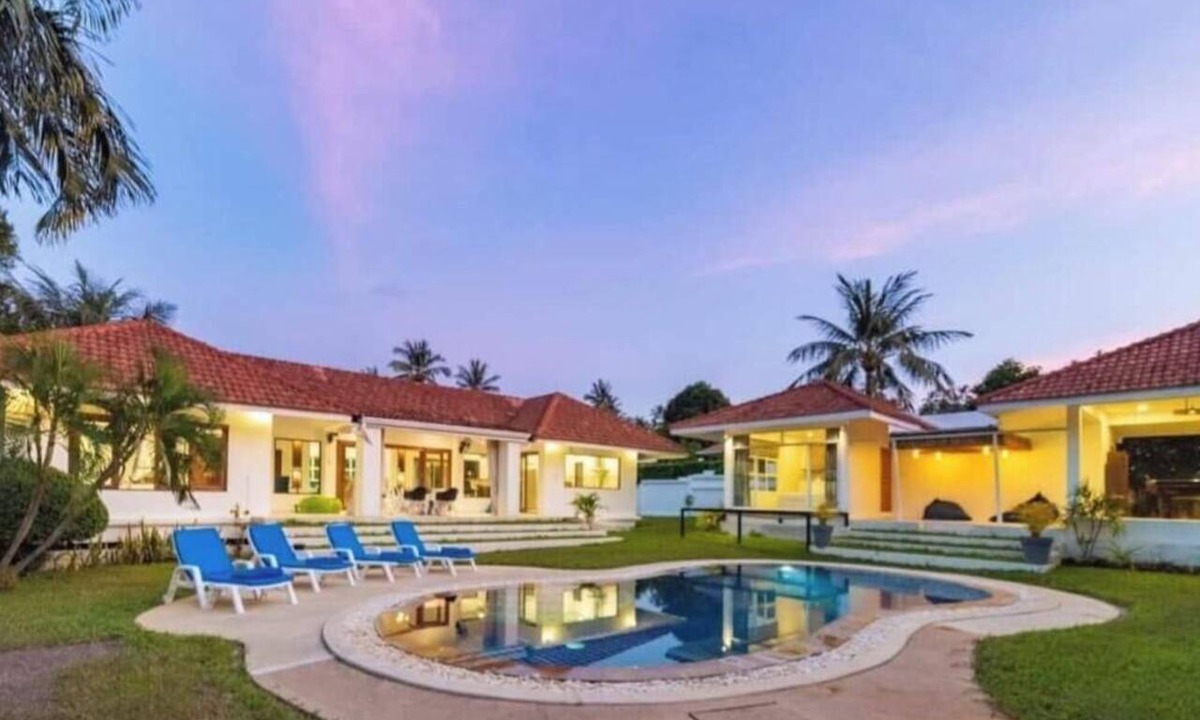Maret House | 4 bedrooms villa with swimming pool and pool table