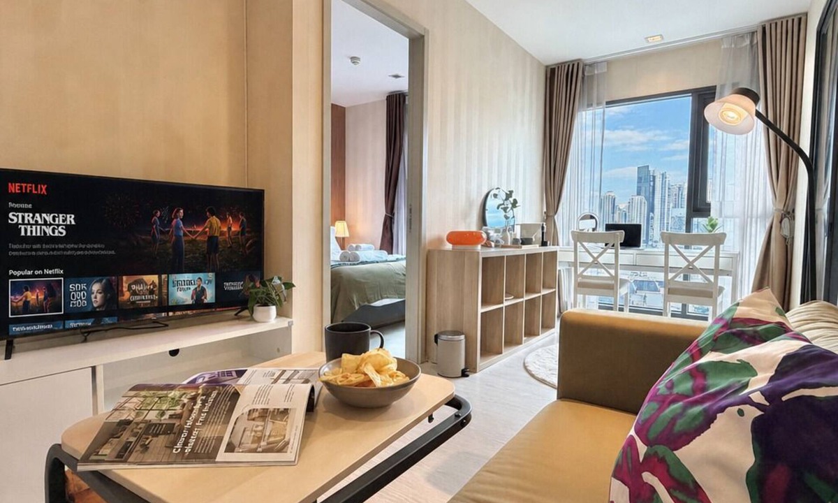 Sukhumvit Condo | 5 min to BTS Fully Equipped Kitchen with City View