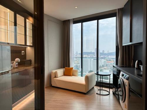 Pattaya Bay Apartment | 502 Edge 25th floor Sea view with king size bed