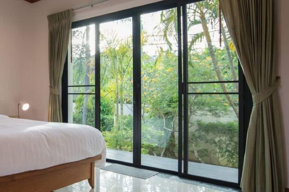 Nai Harn Villa | A Superb 3 Bedroom Pool Access Villa