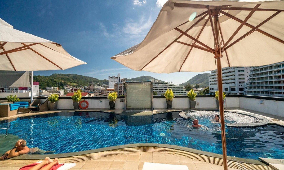 Patong Apartment | Absolute Bangla L06- superb location, rooftop pool