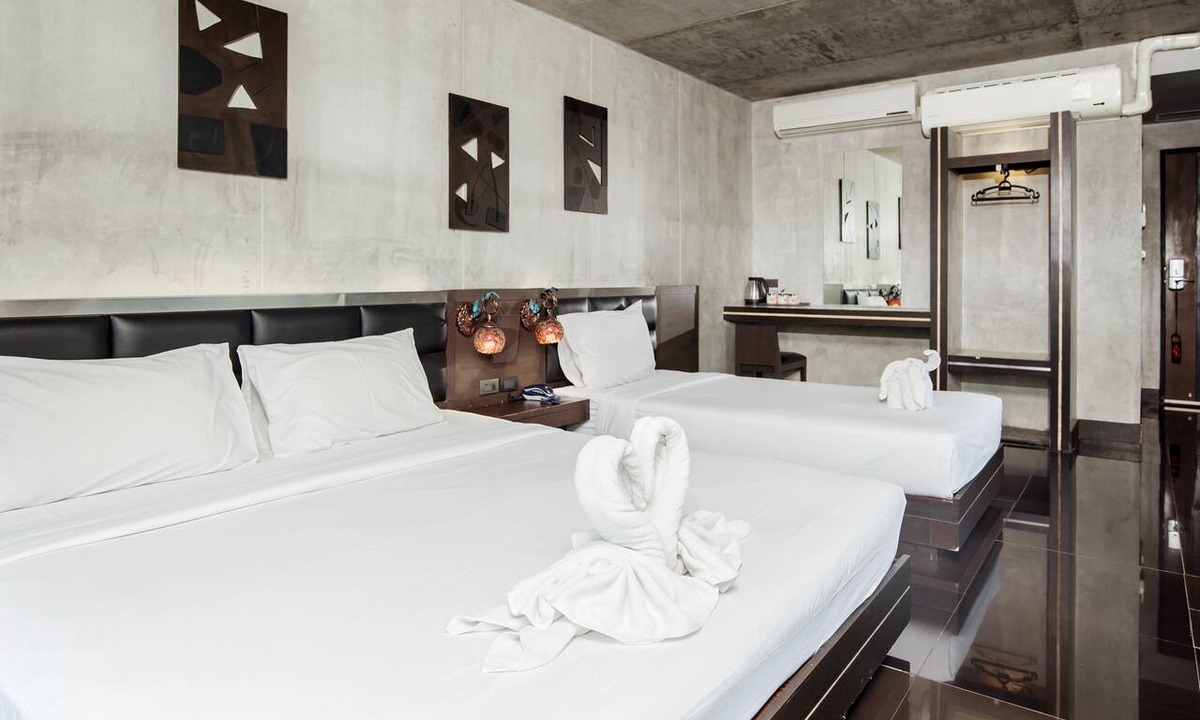 Chang Phueak Hotel | B2 Black Business & Budget Hotel