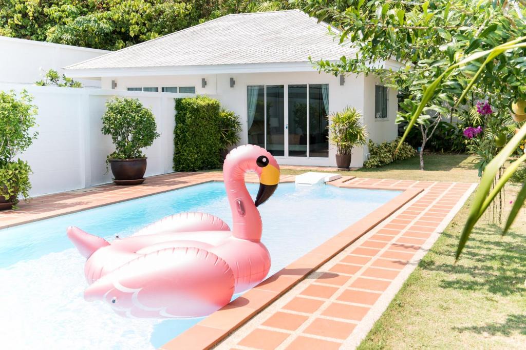 Pa Klok Villa | Baan Promphun Pool Villa by BV