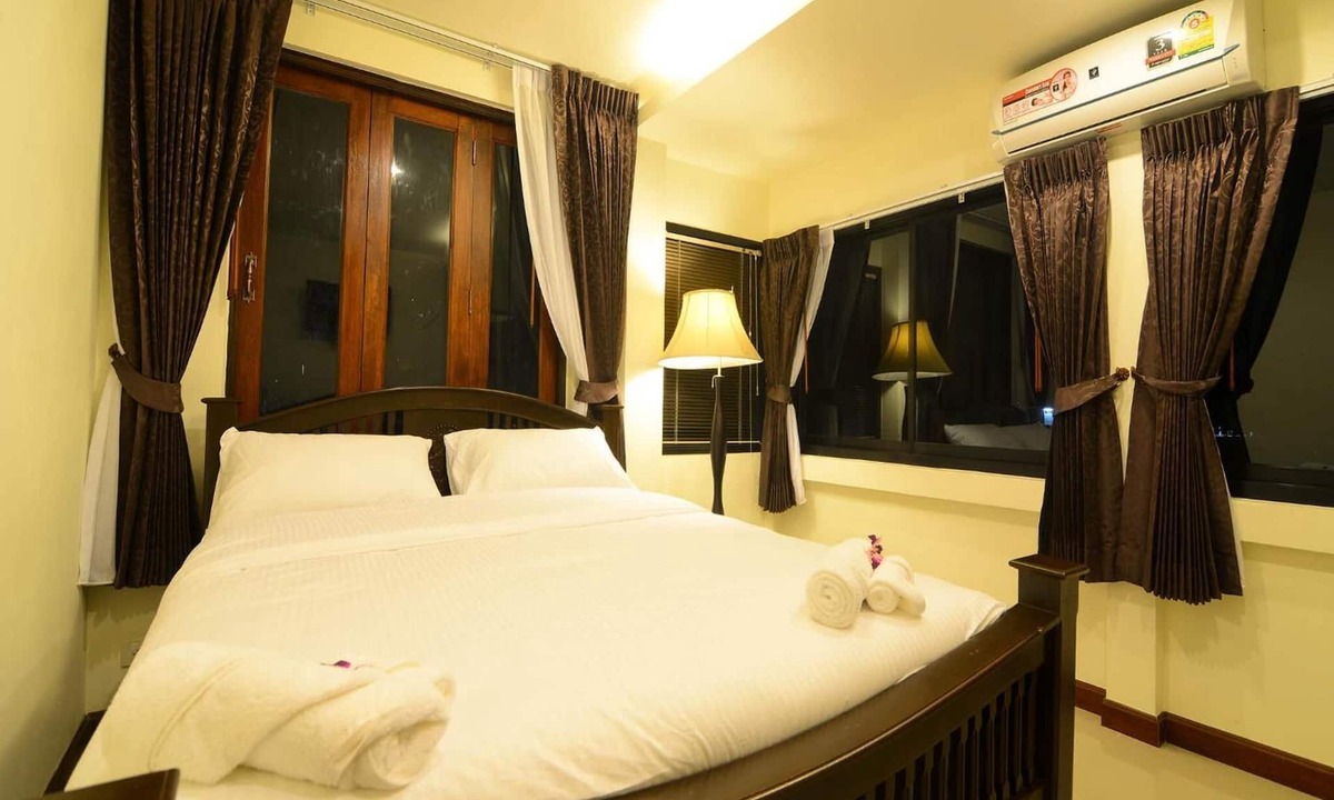 Samphao Lom House | Ban U Thong Accommodations