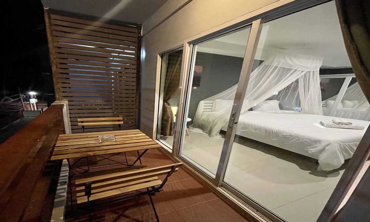 Ban Bang Saen Hotel | Be Rich Hotel