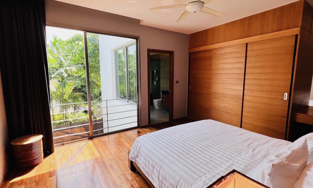 Rawai Villa | Beachfront 2 bedroom house