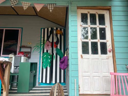 Rayong Hostel | Benny beachhouse hostel