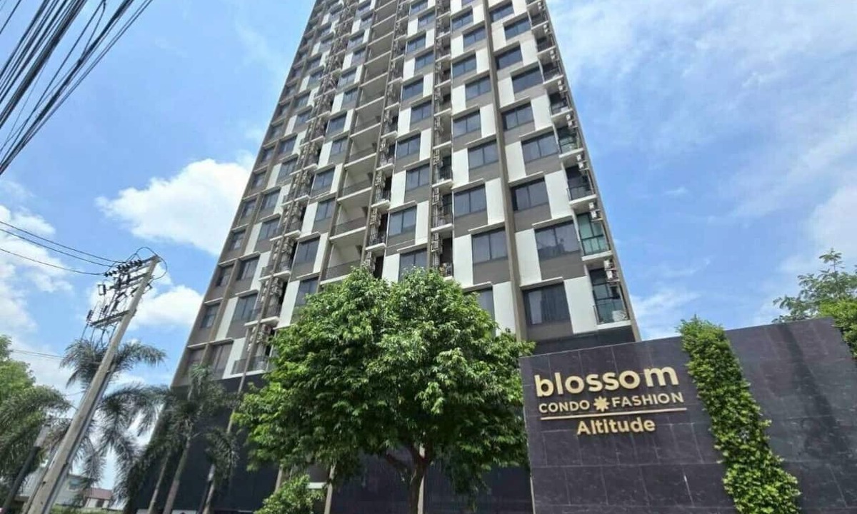 Khanna Yao Condo | Blossom Comzy Duplex