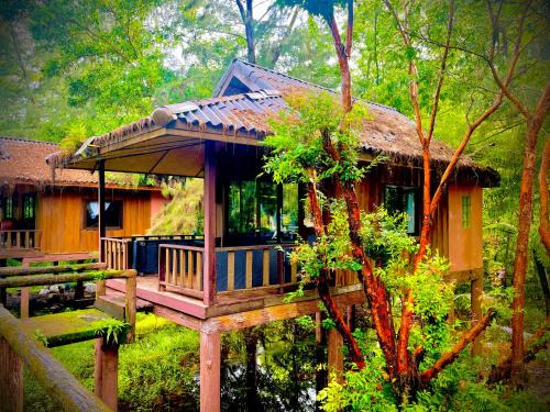 Ranong Hotel | BMB Boun Marvin Bungalows