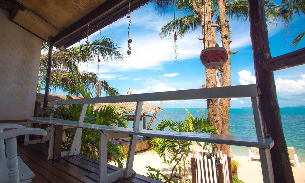 Bang Po Resort | By Beach Resort
