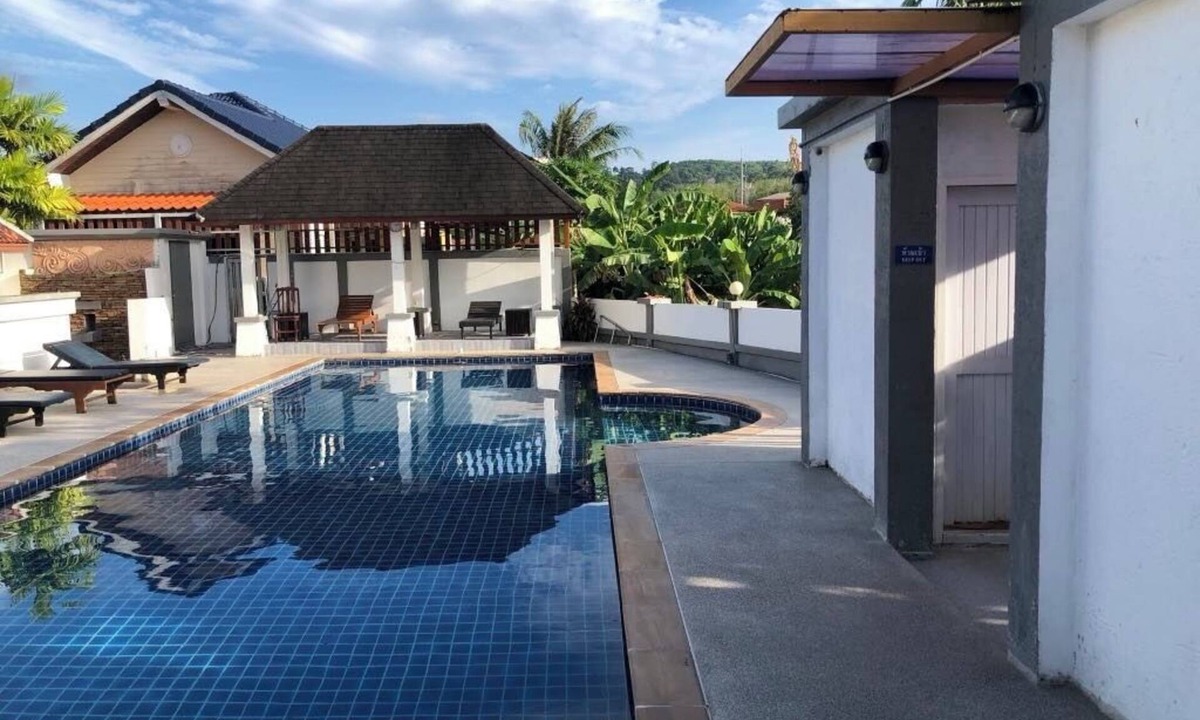 Sa Khu Villa | Casa Gris a 2-bedroom Villa with Shared Pool only minutes from Nai Yang Beach