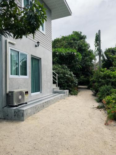 Thong Sala House | Central Hideaway