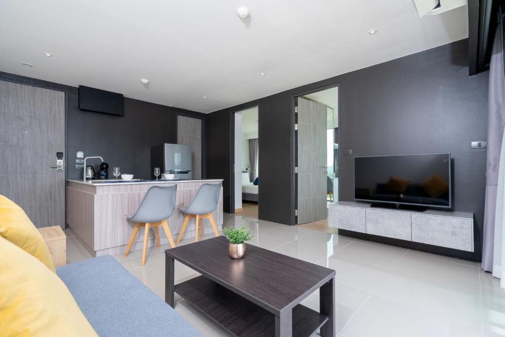 Kathu Apartment | Central Hill View 2BR Apartment A616 D