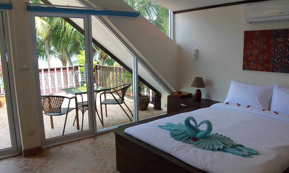 Bang Po Villa | Coconut Laguna Villas
