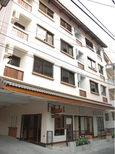 Sri Phum House | Collection O Banwiang Guesthouse