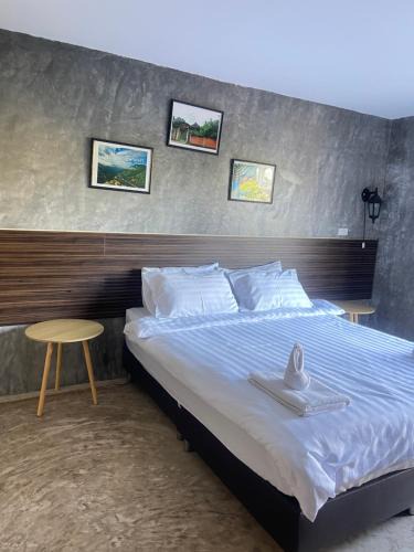 Pa Maet Hotel | Come Moon Loft Hotel