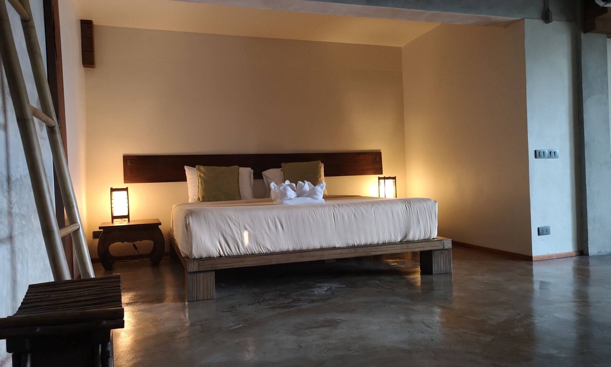 Nang Lae Bed & Breakfast | Comfortable garden room near Black House Museum
