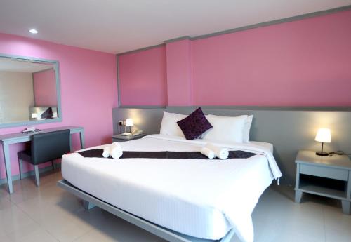Srisa Chorakhe Noi Hotel | Convenient Grand Plus Hotel Suvarnabhumi