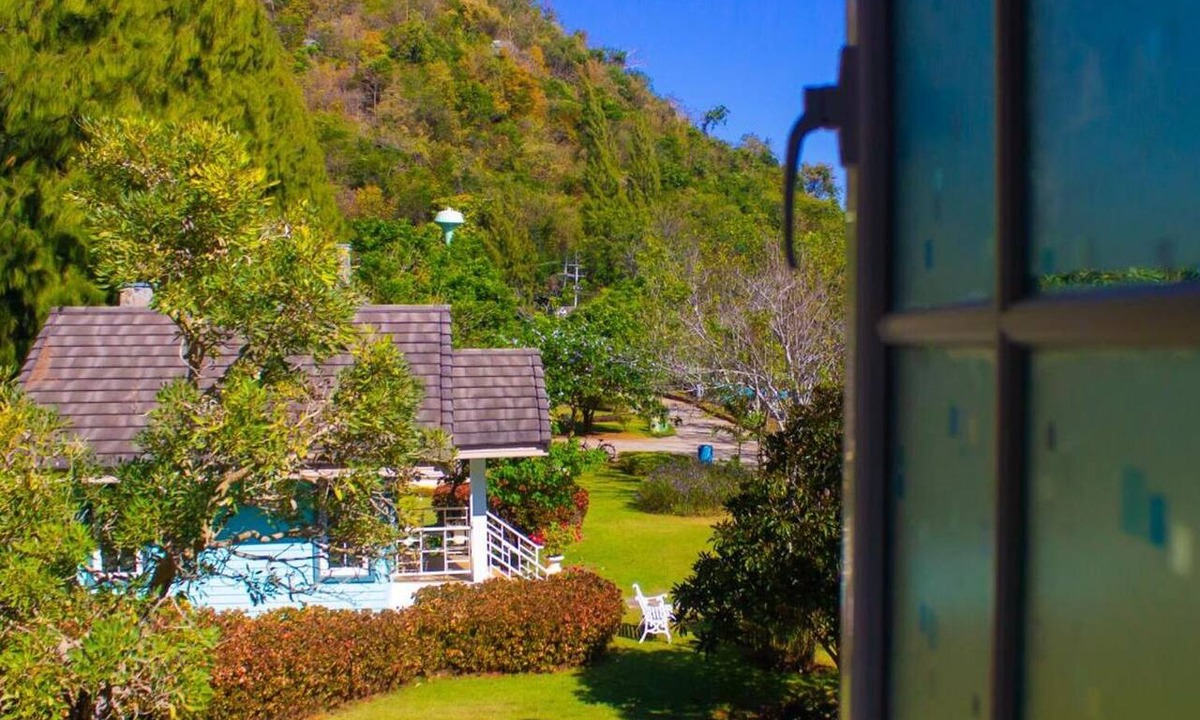Nong Nam Daeng Hotel | Cottages at Hill Resort