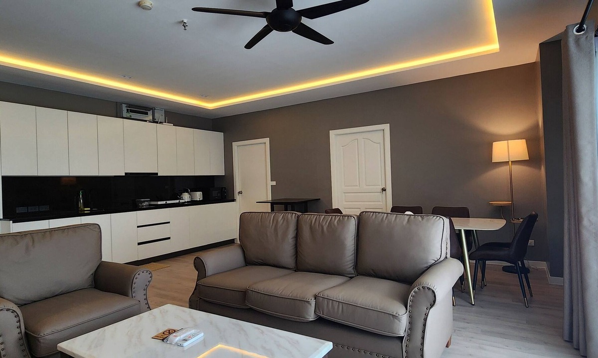 Talat Yai Condo | Cozy 3-bedroom condo with AC & Big balcony, nice view in PK Town