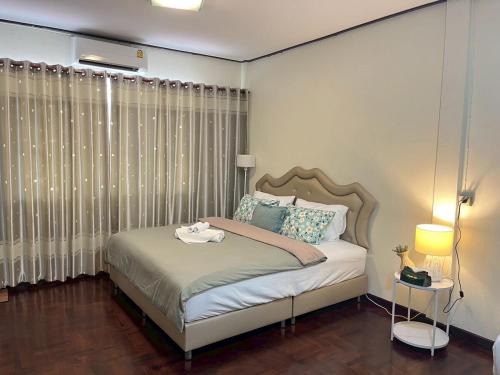 Bang Kapi House | Cozy Stay , 5 mins walk to MRT Bang kapi