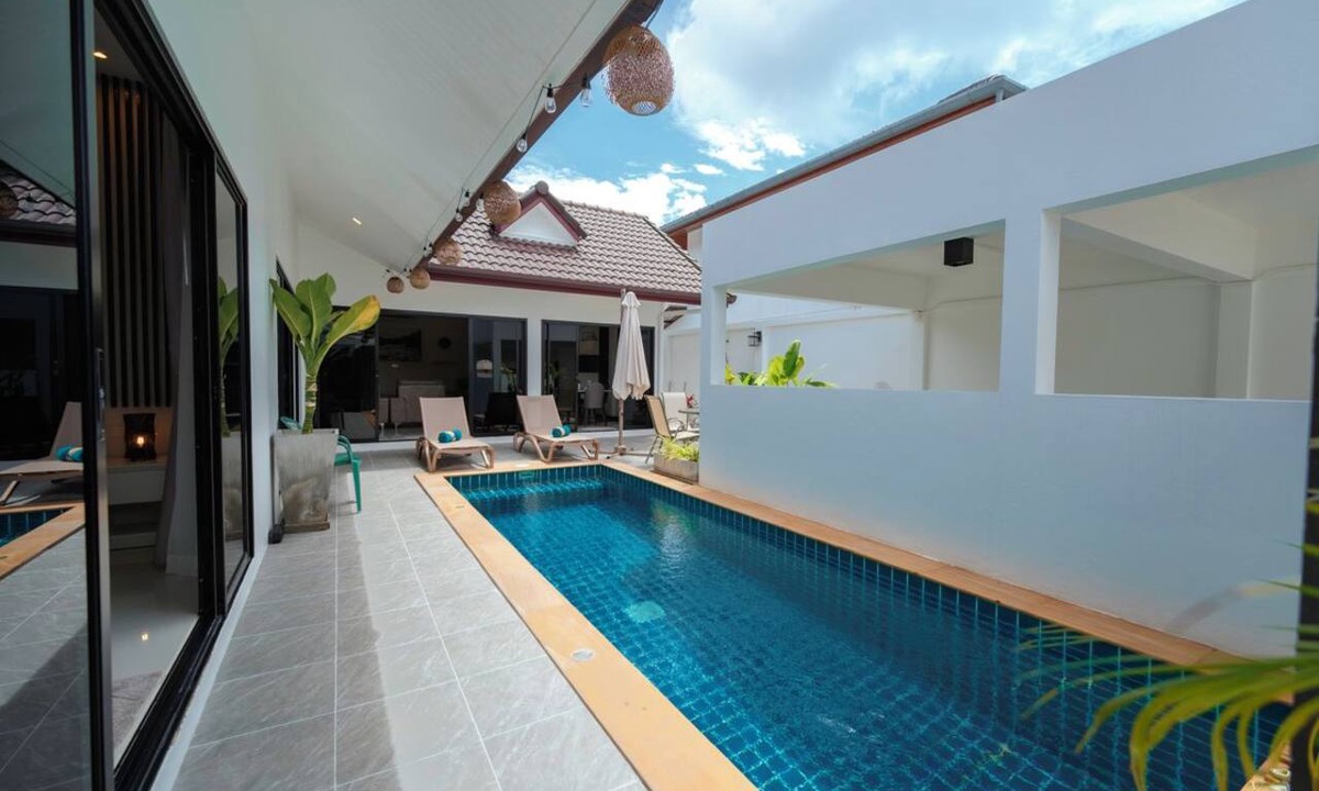 Ban Saiyuan House | Elyana Haven | Luxury 3BR Private Pool Villa in Rawai, Phuket