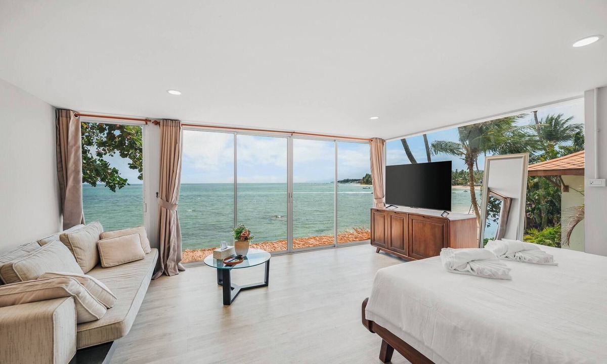 Maret House | Escape Beach Front Cottage - 2 bed family room