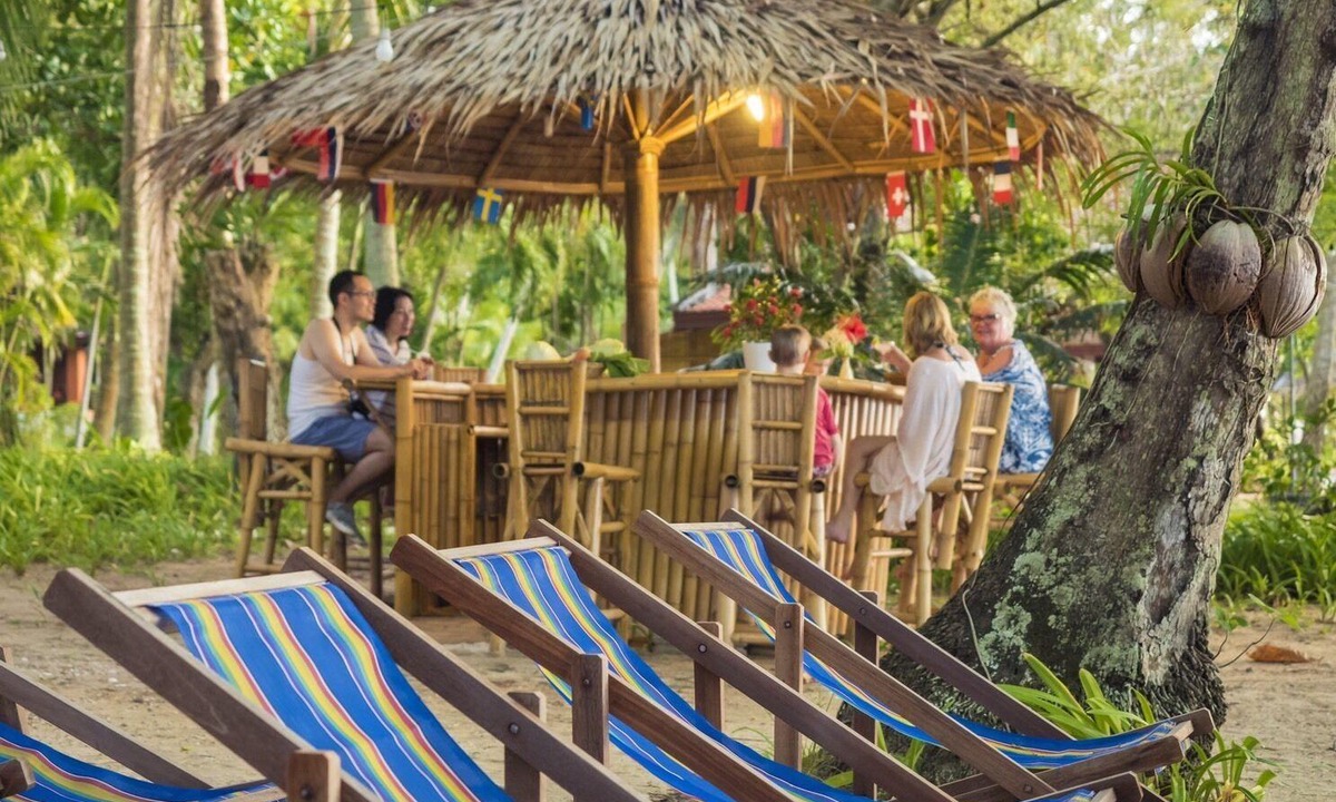 Koh Lon House | Family holiday village@ Lone Island