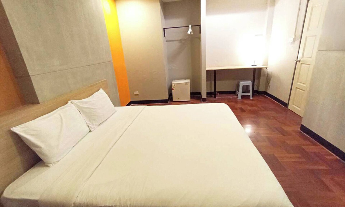 Bang Rak Hotel | GO INN Silom BTS Surasak