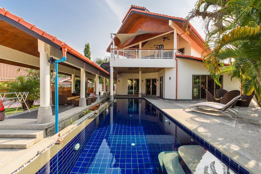 Nai Harn Villa | Grand Pool Villa in Nai Harn