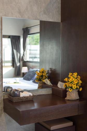Talat Yai House | Green Leaf Hostel