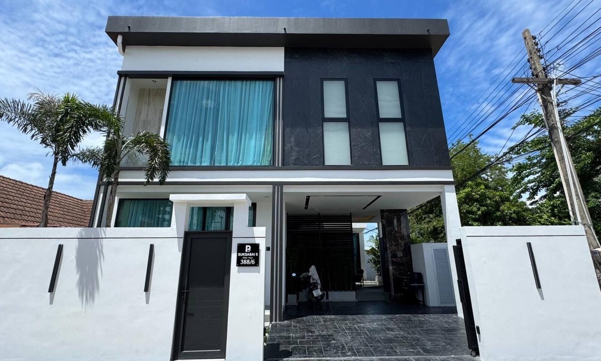 South Pattaya Villa | Indiluxe 5 bedroom luxury villa 5 minutes to walking street and nightlife