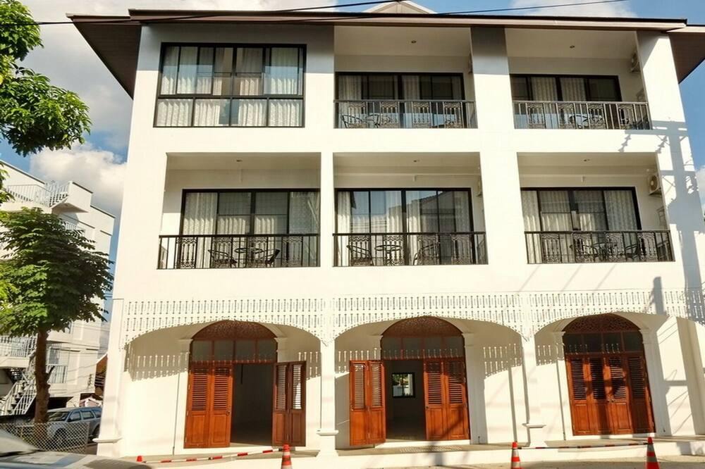Chang Phueak Apartment | Indochine Residences - Deluxe Suites