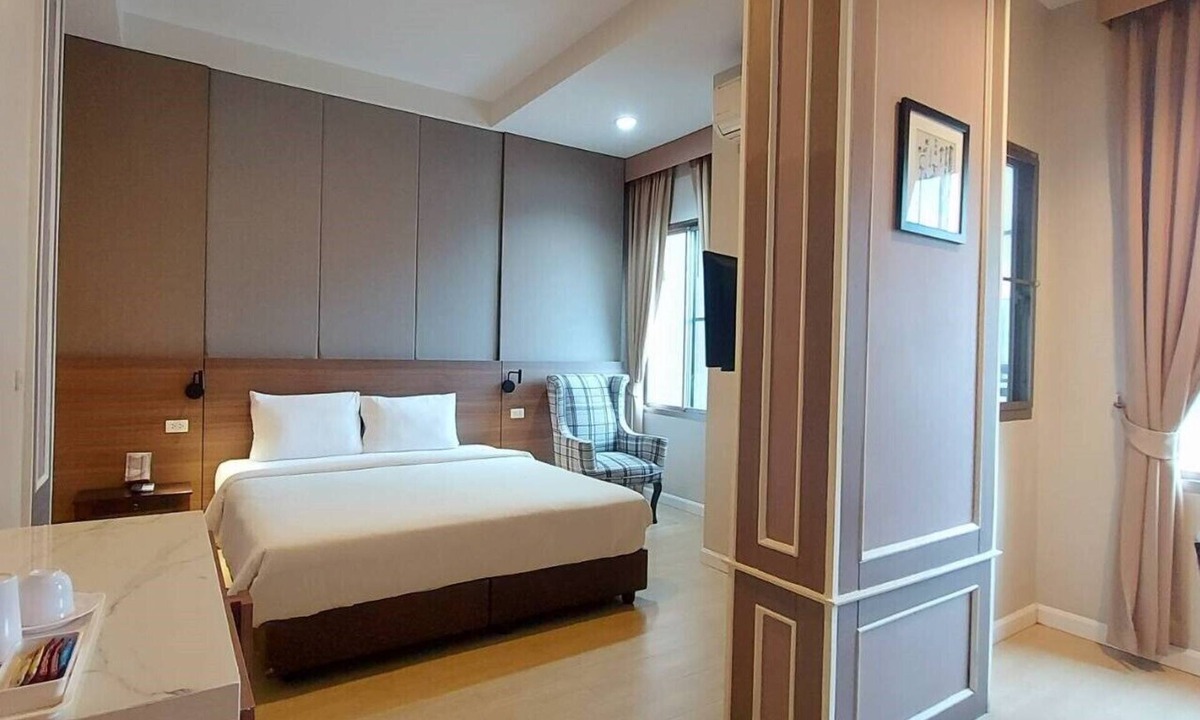 Chonburi Hotel | J Park Hotel