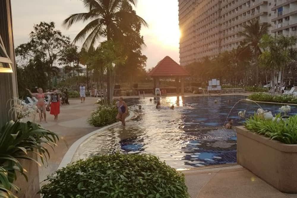 South Pattaya Condo | Jomtien Beach Condominium Jbc A3 Floor 12 Room 27/28