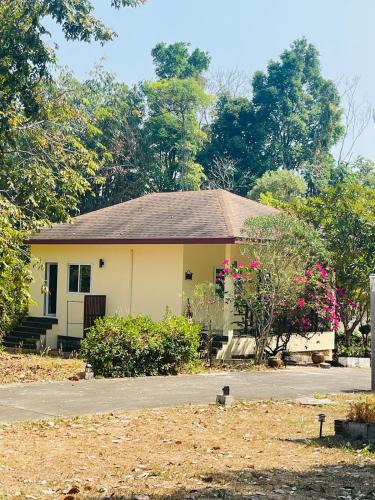 Ko Chang House | Jungle Breeze Bungalow, Fast WiFi, Quiet Retreat