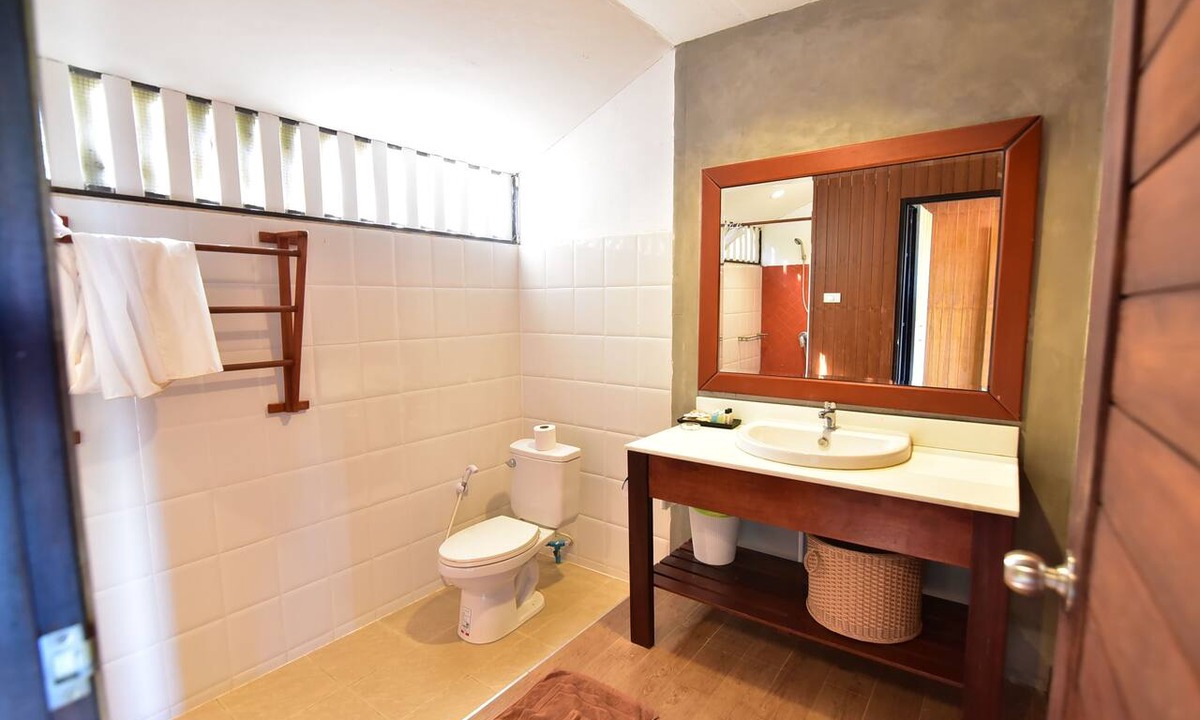 Ko Ngai Hotel | Koh Ngai Thanya Beach Resort