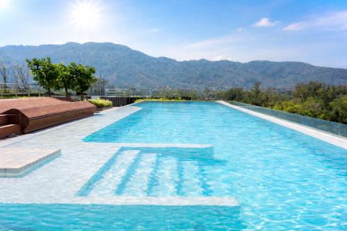 Laguna Apartment | Laguna Skypark cosy apartment golf view