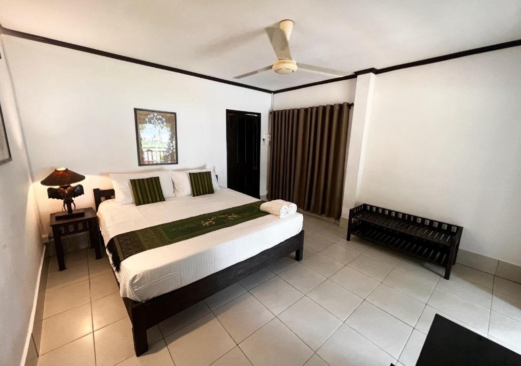 Vientiane Prefecture Hotel | Lao Lake House