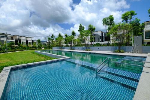 Laguna House | Lily 3bbedrooms Townhouse with a patio, Laguna Park