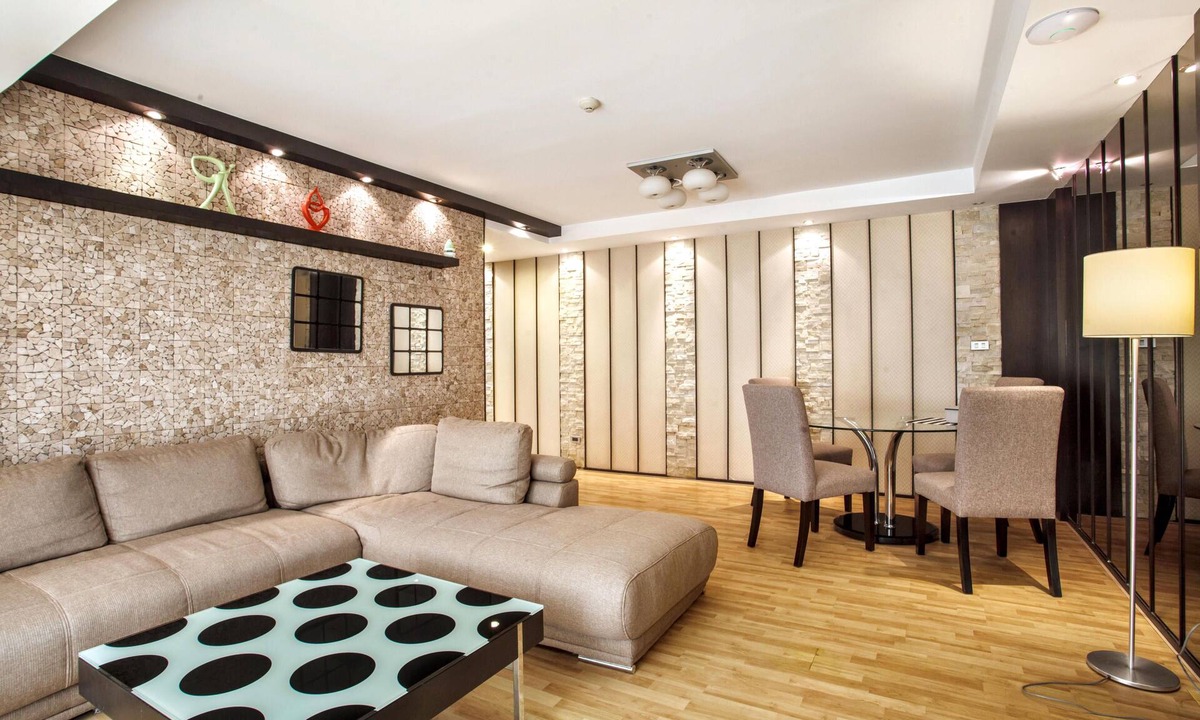 Khlong Toei Nuea Condo | Luxurious 2-Bedroom Condo in Central Bangkok with Gym and Swimming pool Room 2A