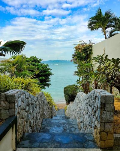 Pratumnak Hill Villa | Majestic Residence Pool Villa Private Beach