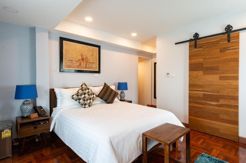 Bang Chak Hotel | Maneeya Park Residence